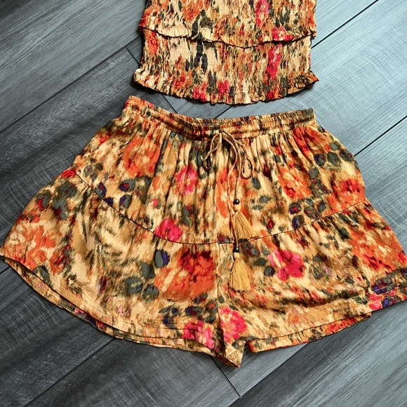 Olivaceous Multicolor High Waist Shorts - Picture 11 of 13